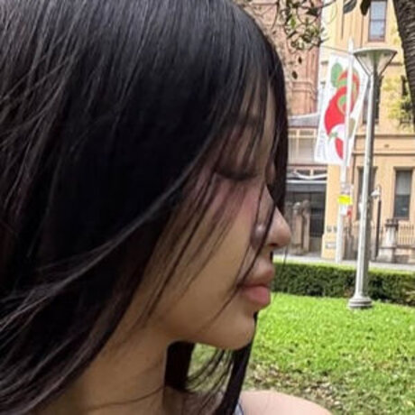 Naakte gelekte OnlyFans-foto van Hiyrose
