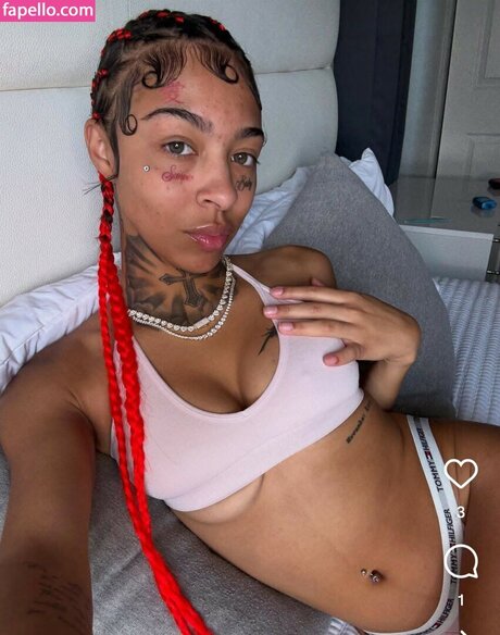 Naakte gelekte OnlyFans-foto van Imscorpiobaby