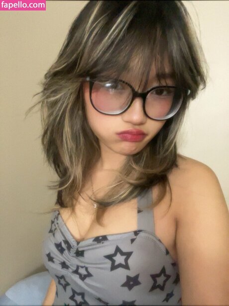 Naakte gelekte OnlyFans-foto van Yuuphobic
