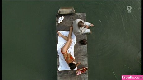 Naakte gelekte OnlyFans-foto van Ninahartmann