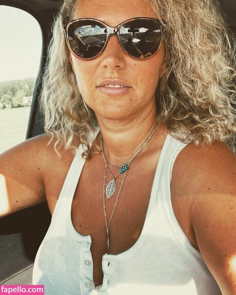 Naakte gelekte OnlyFans-foto van Kathydeep