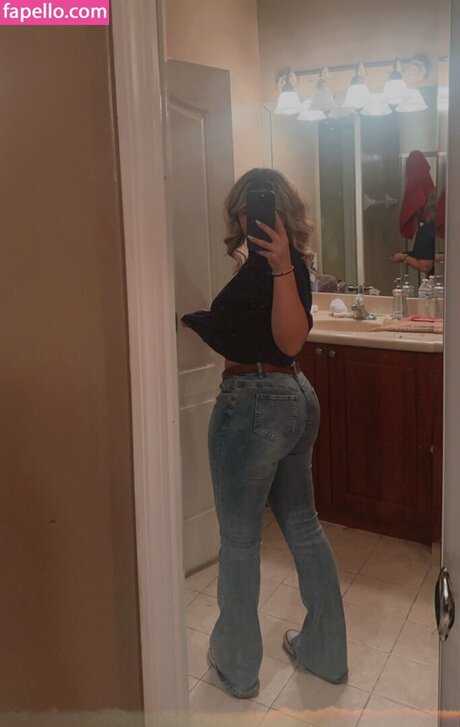 Naakte gelekte OnlyFans-foto van Lillianjl