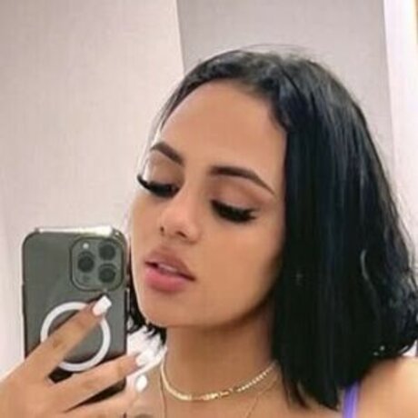 Naakte gelekte OnlyFans-foto van Luna Cruz