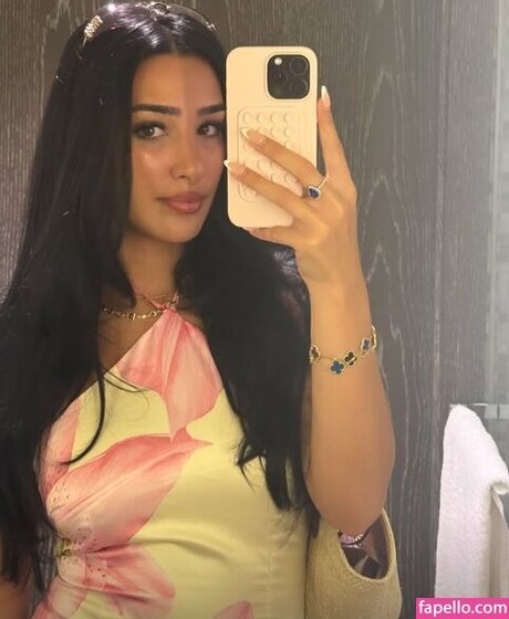 Naakte gelekte OnlyFans-foto van Adolladola