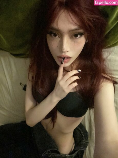 Naakte gelekte OnlyFans-foto van Eieniffy