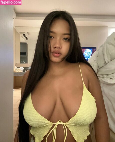 Naakte gelekte OnlyFans-foto van Jutirina Jutrinina