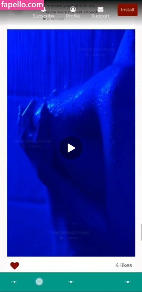 Naakte gelekte OnlyFans-foto van Debochan