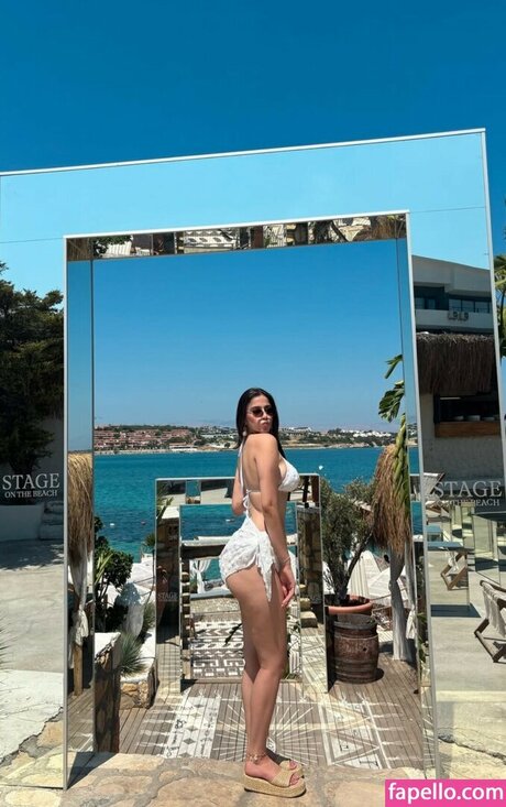 Naakte gelekte OnlyFans-foto van Sseliingn