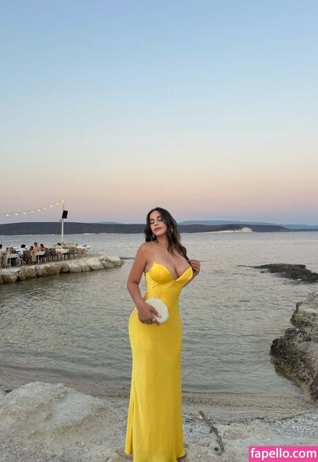 Naakte gelekte OnlyFans-foto van Sseliingn