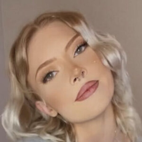 Naakte gelekte OnlyFans-foto van Raceplay