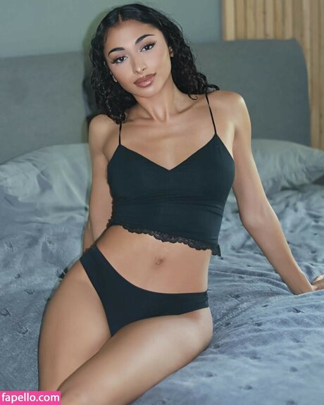 Naakte gelekte OnlyFans-foto van Jaya Araye Williams
