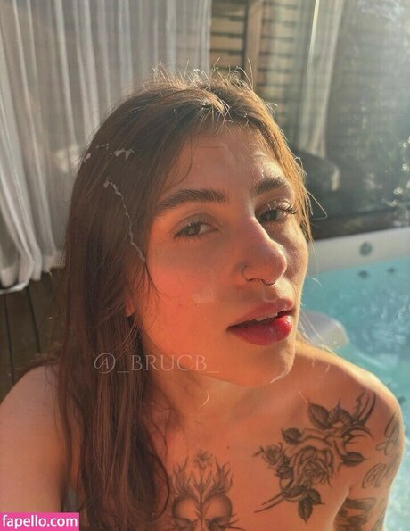 Naakte gelekte OnlyFans-foto van Bruna Biondo