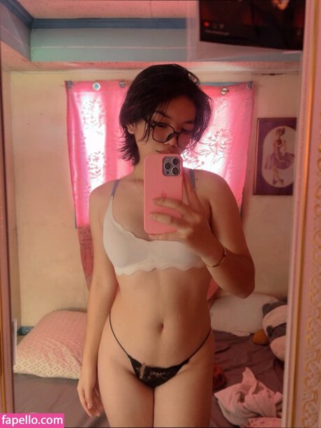 Naakte gelekte OnlyFans-foto van Herbie Lee