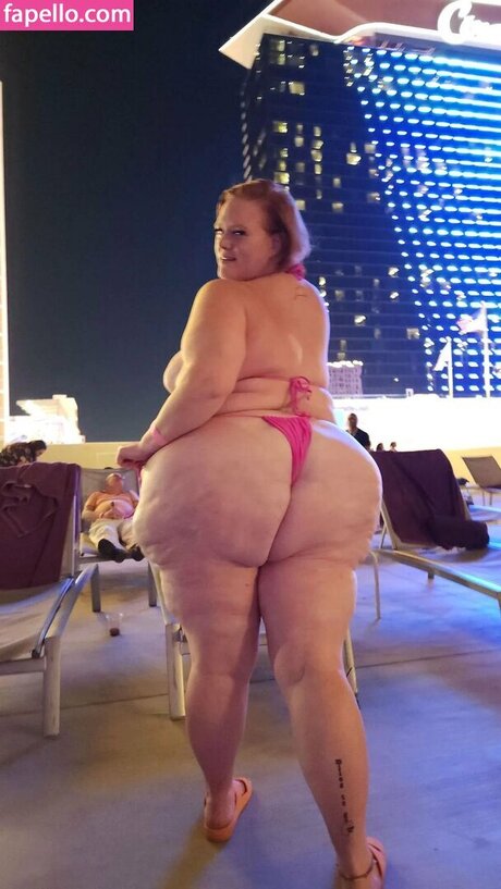 Naakte gelekte OnlyFans-foto van Julie Ginger