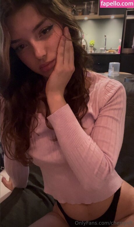 Naakte gelekte OnlyFans-foto van Cherryxft