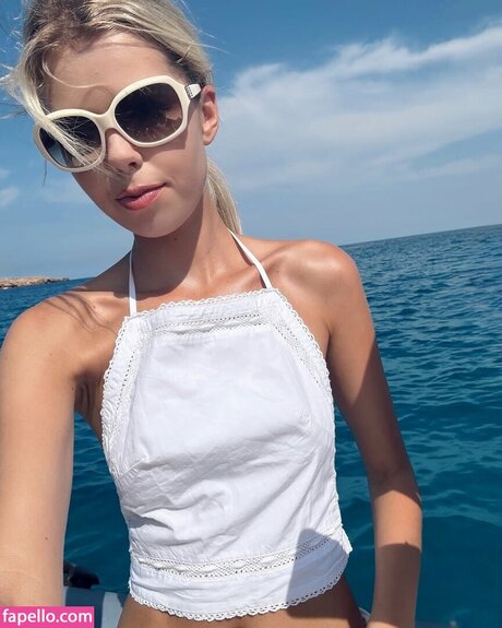 Naakte gelekte OnlyFans-foto van Dearmathilda