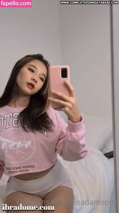 Naakte gelekte OnlyFans-foto van Iris Adamsone