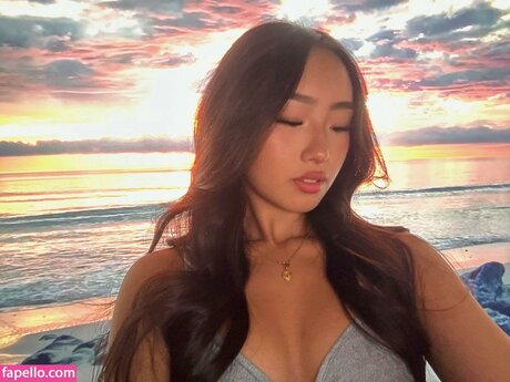 Naakte gelekte OnlyFans-foto van Daisy Chang