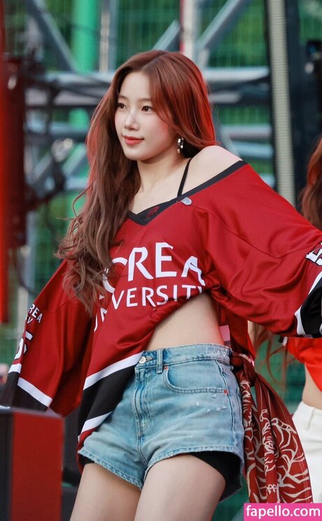 Kazuha Nakamura 中村 一葉