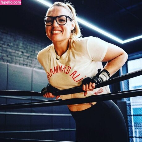 Naakte gelekte OnlyFans-foto van Heather Hardy