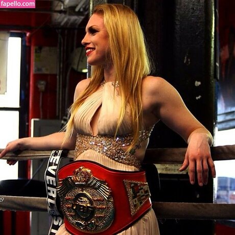 Naakte gelekte OnlyFans-foto van Heather Hardy