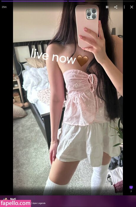 Naakte gelekte OnlyFans-foto van Nataliebarness