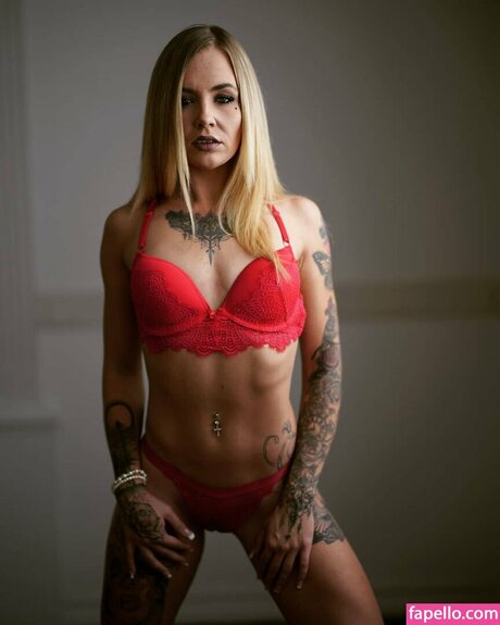 Naakte gelekte OnlyFans-foto van Miri Brook