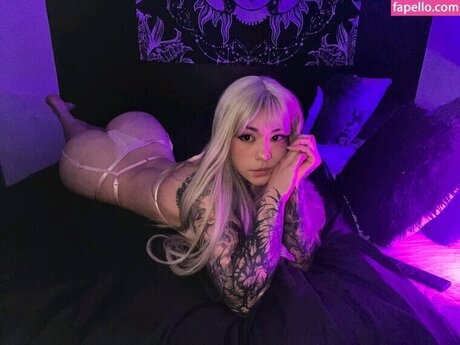 Naakte gelekte OnlyFans-foto van Definitelylanie
