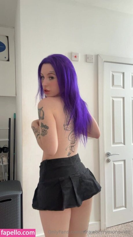 Naakte gelekte OnlyFans-foto van Strawberry Monoxide