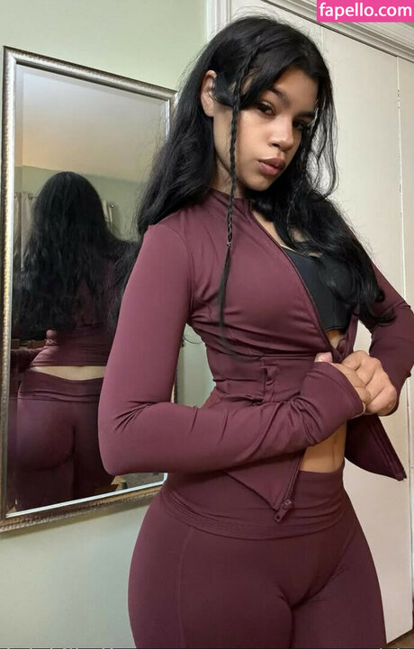 Naakte gelekte OnlyFans-foto van Vannarenee