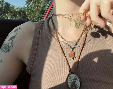 Naakte gelekte OnlyFans-foto van Amaltheaorchid