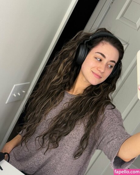 Naakte gelekte OnlyFans-foto van Jessica Bickling