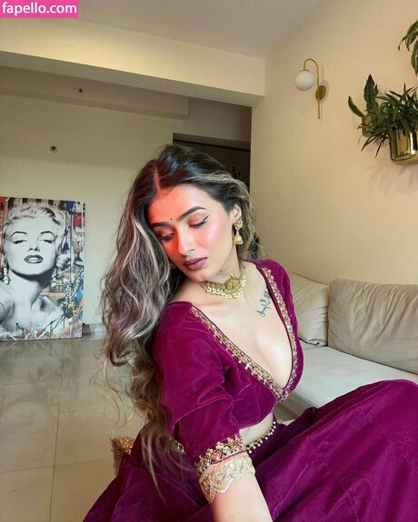 Naakte gelekte OnlyFans-foto van Shambhavi Singh