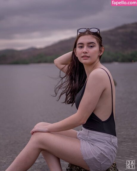 Naakte gelekte OnlyFans-foto van Katrina Dovey