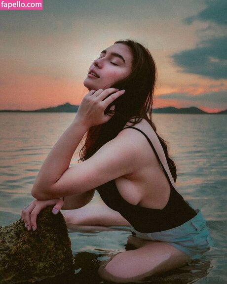 Naakte gelekte OnlyFans-foto van Katrina Dovey