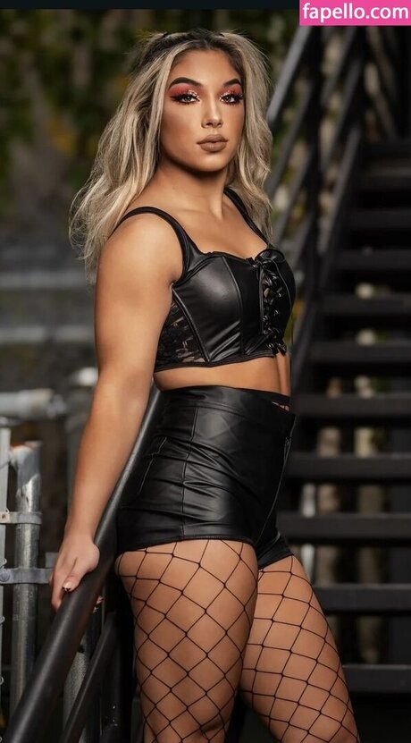 Naakte gelekte OnlyFans-foto van Thea Hail