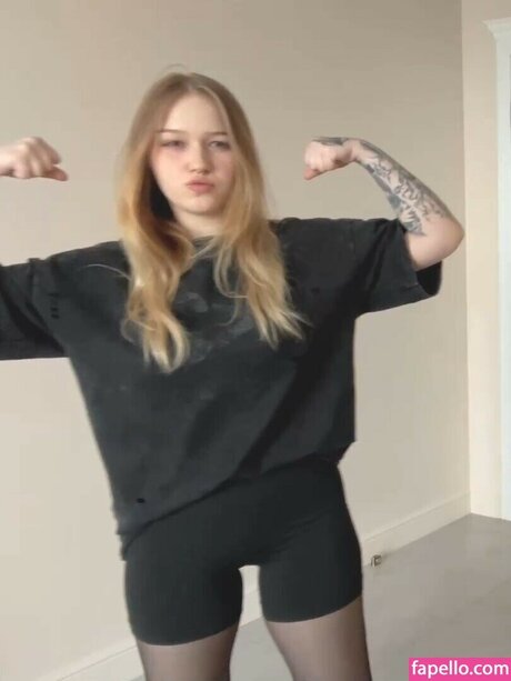 Naakte gelekte OnlyFans-foto van Morpheya