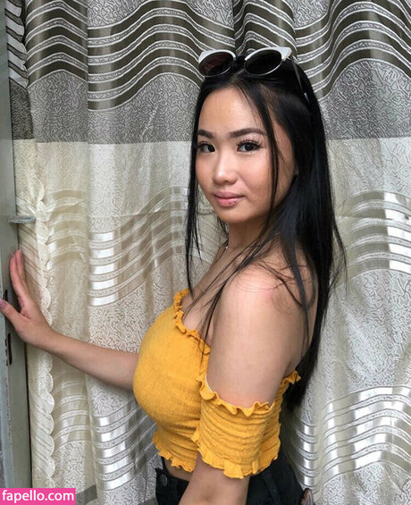Naakte gelekte OnlyFans-foto van Itsnickytran