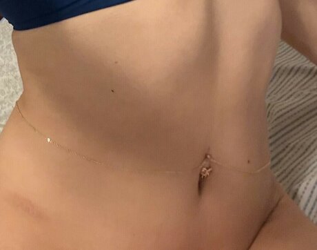Naakte gelekte OnlyFans-foto van Cadence Marang
