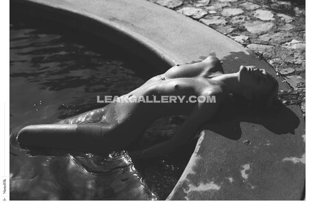 Naakte gelekte OnlyFans-foto van Lindsaydemyan