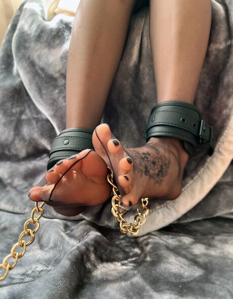 Naakte gelekte OnlyFans-foto van Yeougui
