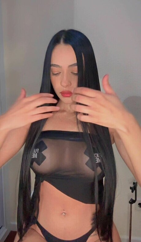 Naakte gelekte OnlyFans-foto van Yuly0614