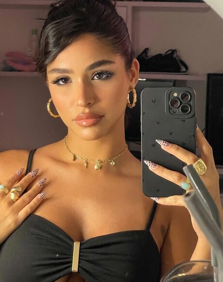 Naakte gelekte OnlyFans-foto van Roni Danino