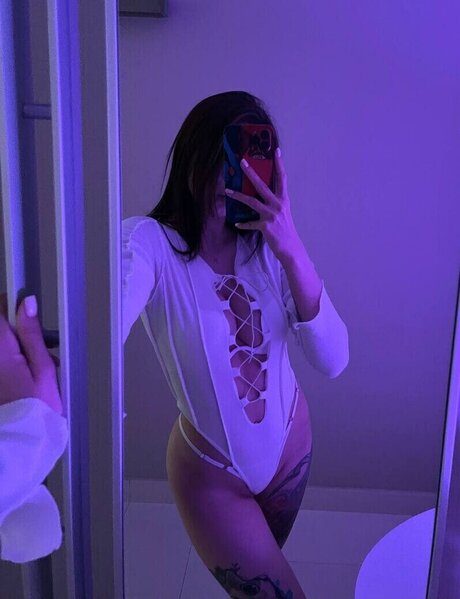 Naakte gelekte OnlyFans-foto van Leonesan