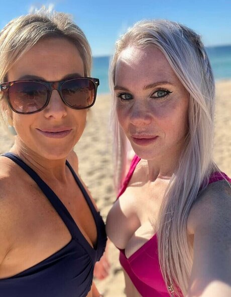Naakte gelekte OnlyFans-foto van Donna Shepherd