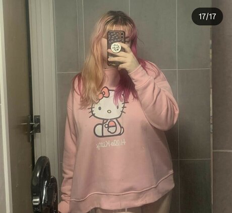 Naakte gelekte OnlyFans-foto van Ivyriina