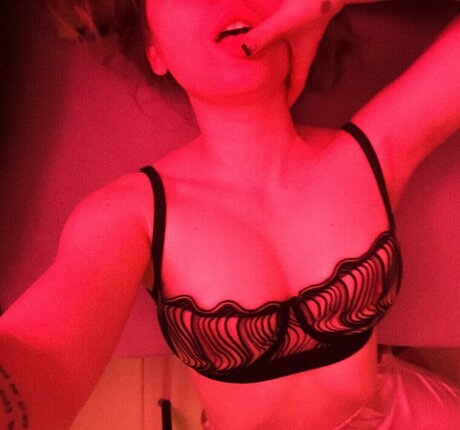 Naakte gelekte OnlyFans-foto van Masha Hima Boosty