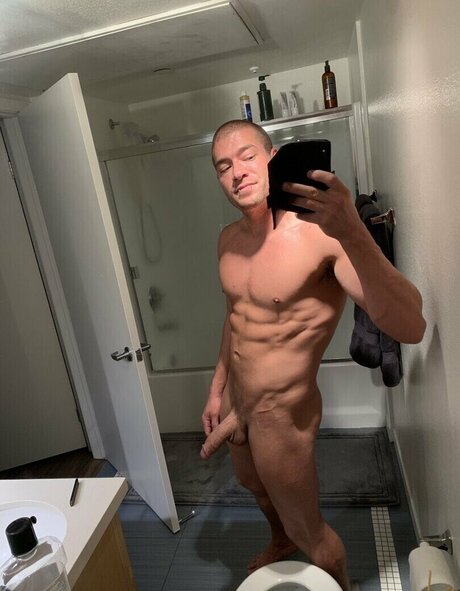 Xander Corvus