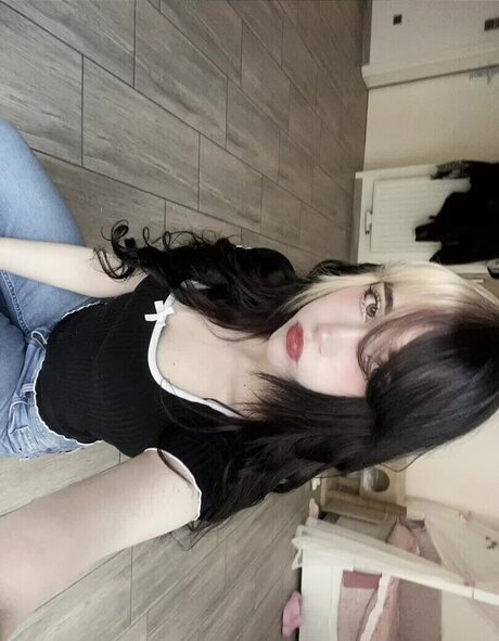 Naakte gelekte OnlyFans-foto van Meinekatzeschmecktgut