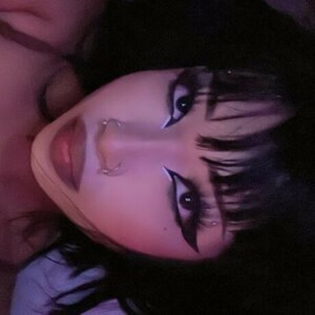 Naakte gelekte OnlyFans-foto van Sarynthia